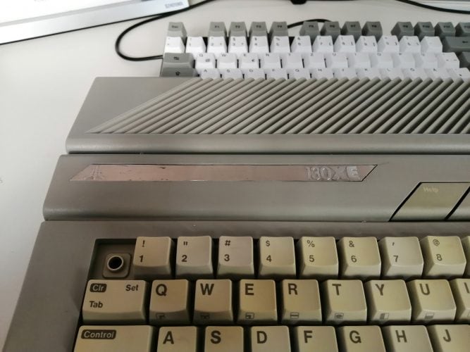 Atari 130XE Typenschild
